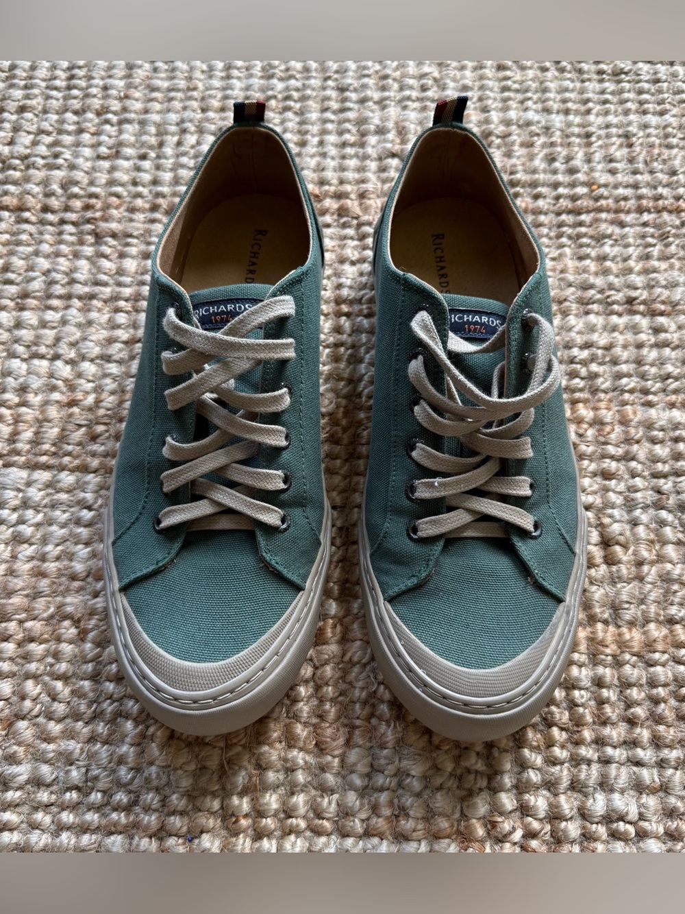 Richards Brazil Canvas Sneakers – Green Minimal Style – Size 8.5